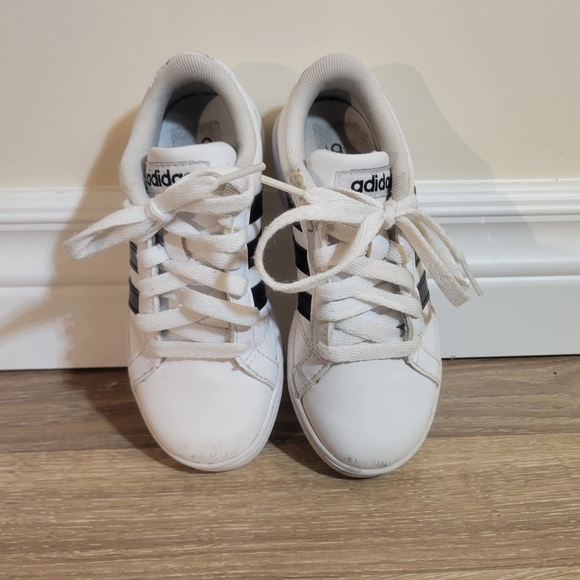 Adidas Kids White and Black Sneakers - Picture 6 of 8